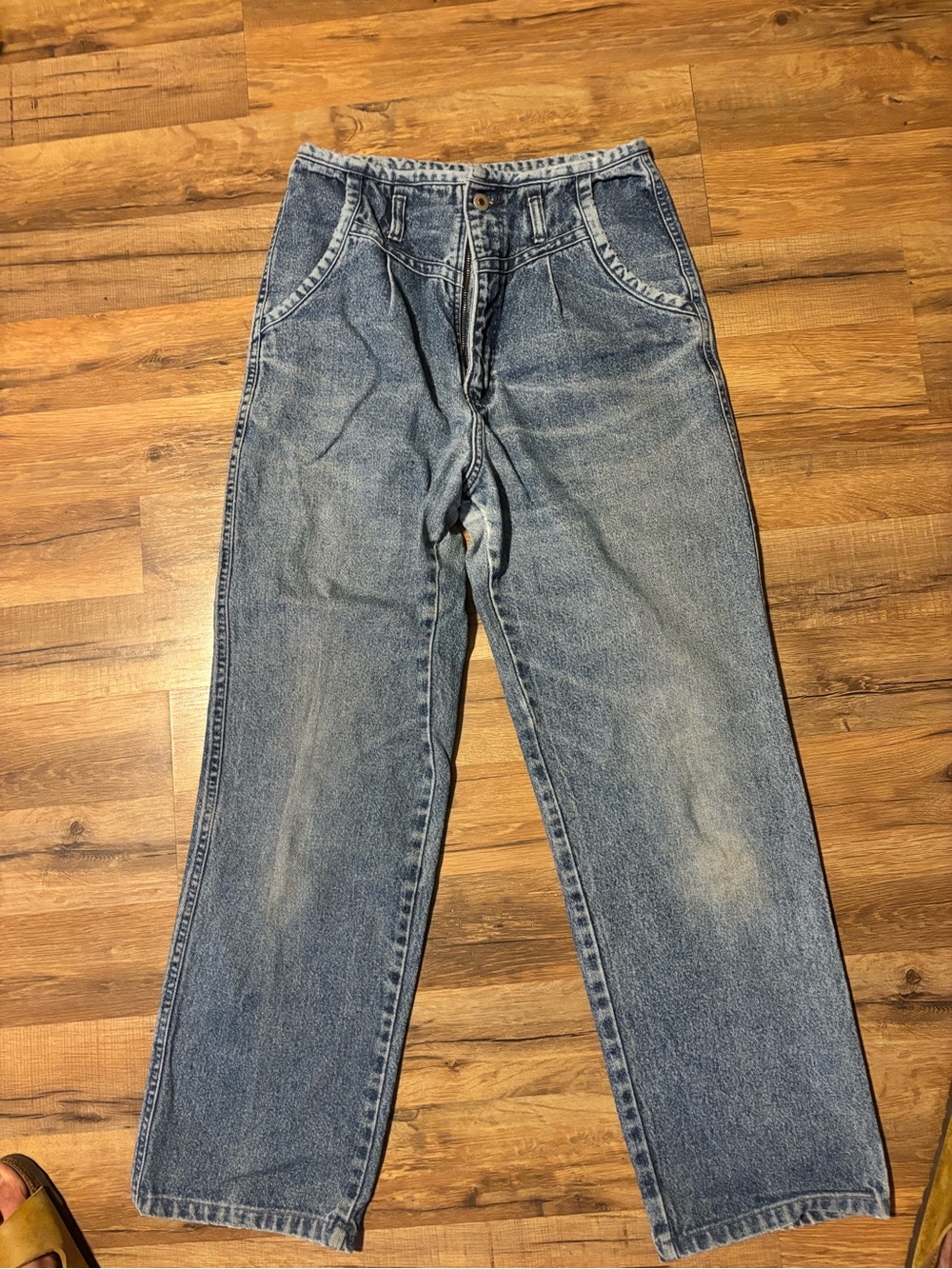 Vintage Wrangler Women's Light Blue Cropped Straight Jeans